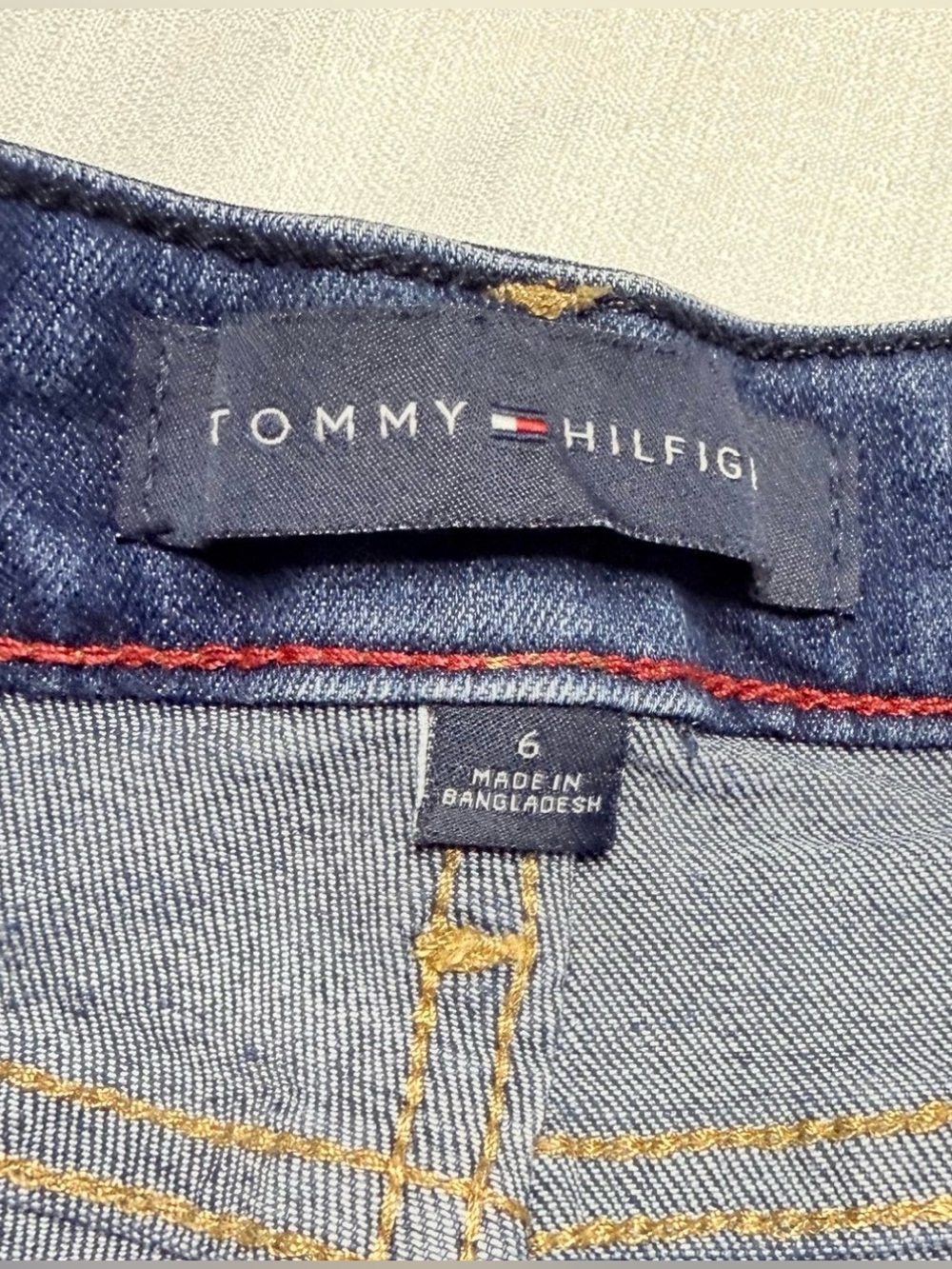 Tommy Hilfiger Women’s Greenwich Mid Rise Denim Shorts Size 6 - Picture 6 of 9